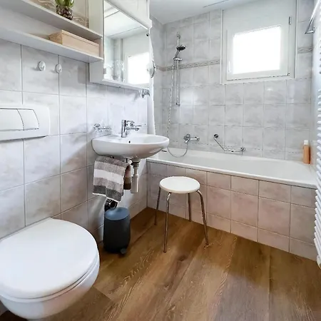 Suot Staz 10 Apartment